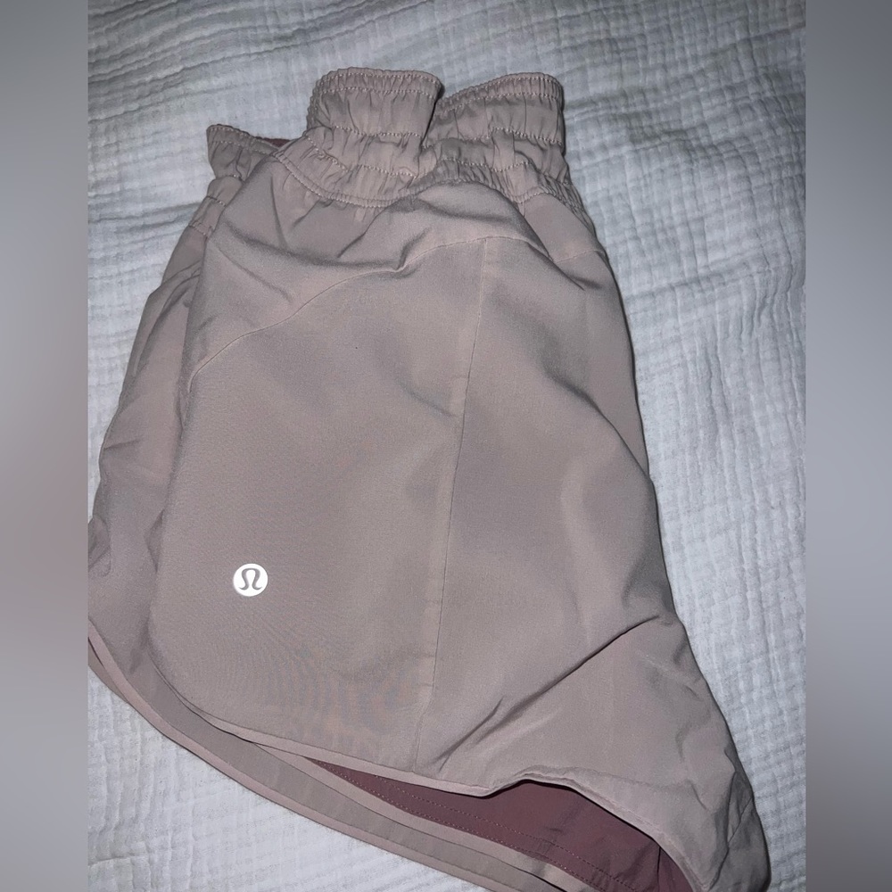 Lululemon tracker reversible 4” shorts